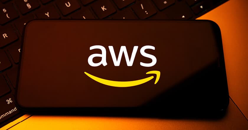 AWS تستثمر مليار دولار لتضمين مهندسيها داخل فرق الذكاء الاصطناعي لدى العملاء