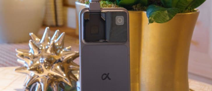 منظومة الكاميرات الخلفية في هاتف Honor Robot Phone بعدسات متعددة