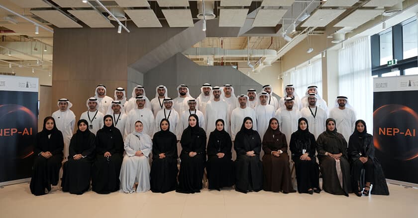 الإمارات تؤهّل 32 خبيراً إماراتياً على بنية الذكاء الاصطناعي ضمن مسار الخبراء الوطنيين
