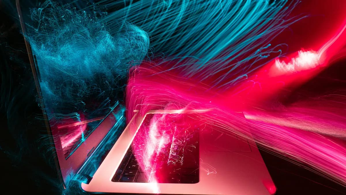 FBI warns hackers sell stolen intimate photos: 6 defenses
