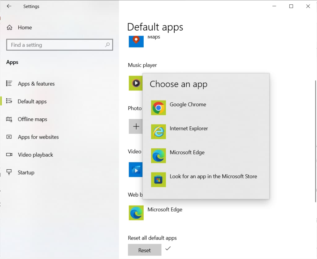 Windows 10 Default Apps settings showing browser selection pop-up with installed browsers